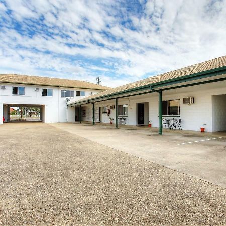Banjo Paterson Motor Inn Townsville Exterior photo