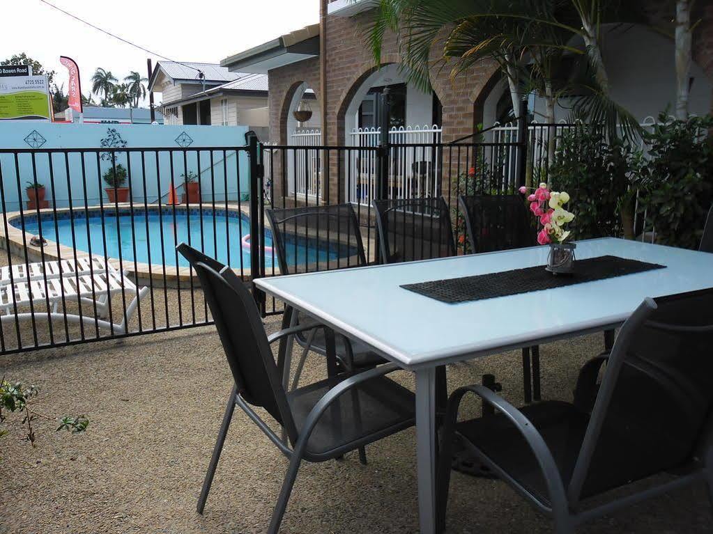 Banjo Paterson Motor Inn Townsville Exterior photo