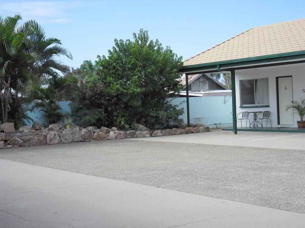 Banjo Paterson Motor Inn Townsville Exterior photo