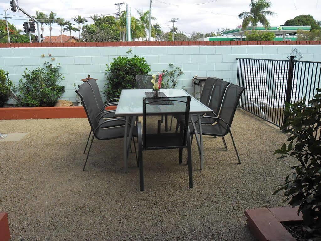 Banjo Paterson Motor Inn Townsville Exterior photo