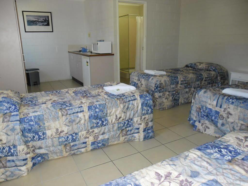 Banjo Paterson Motor Inn Townsville Exterior photo