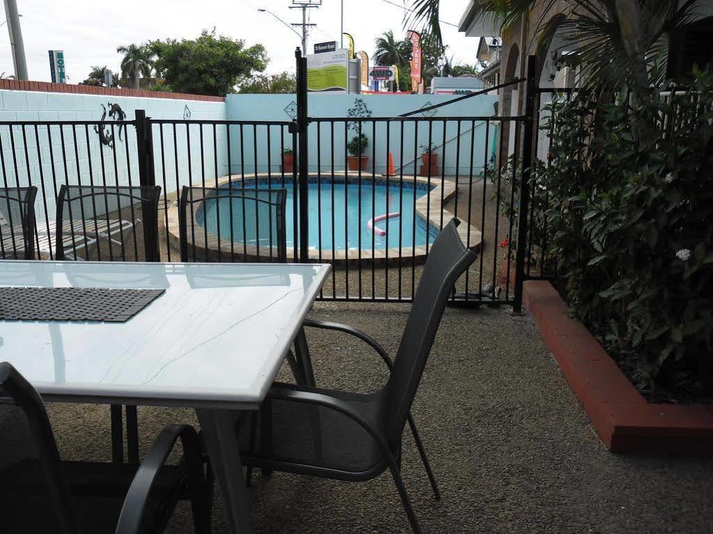 Banjo Paterson Motor Inn Townsville Exterior photo