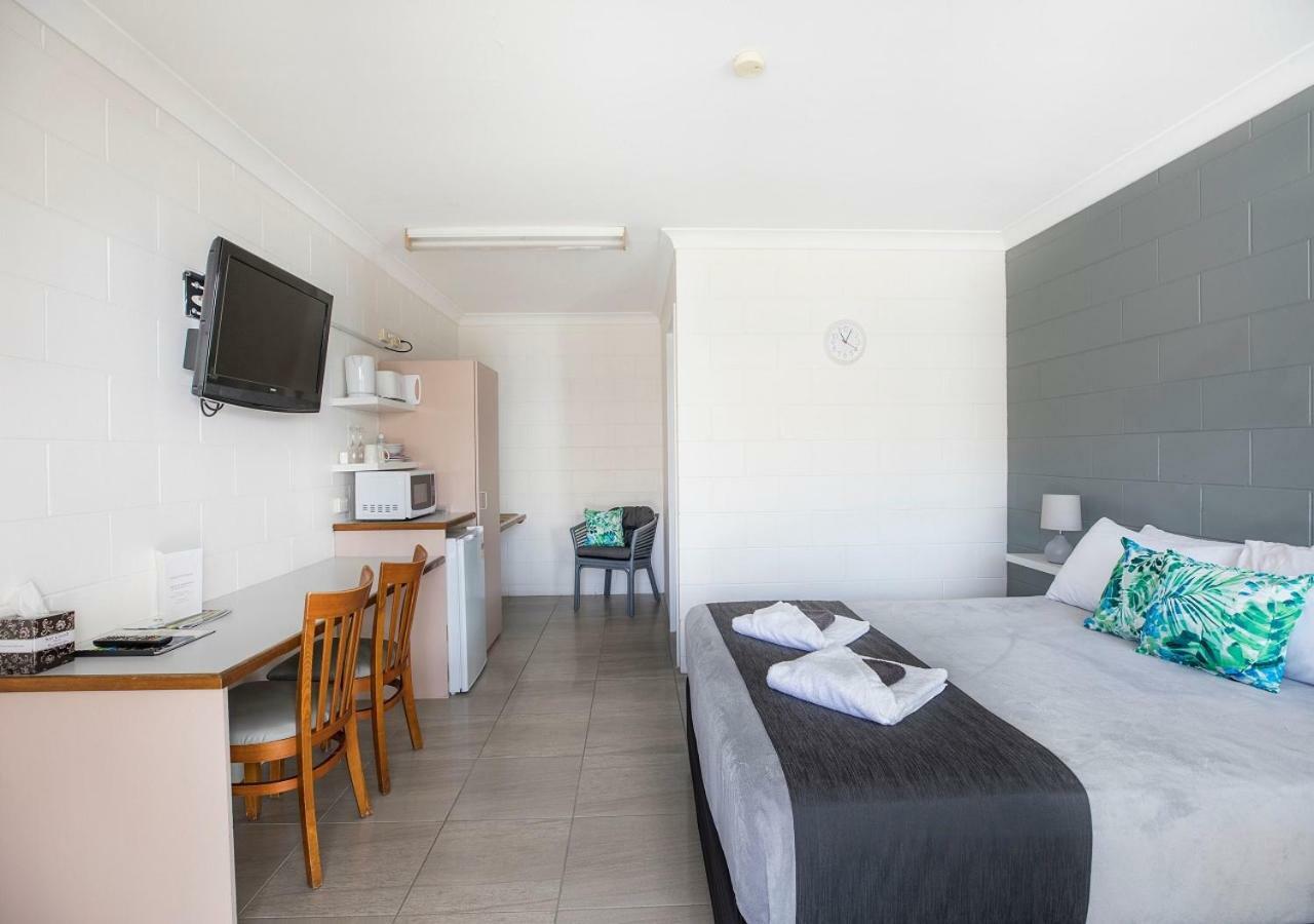 Banjo Paterson Motor Inn Townsville Exterior photo