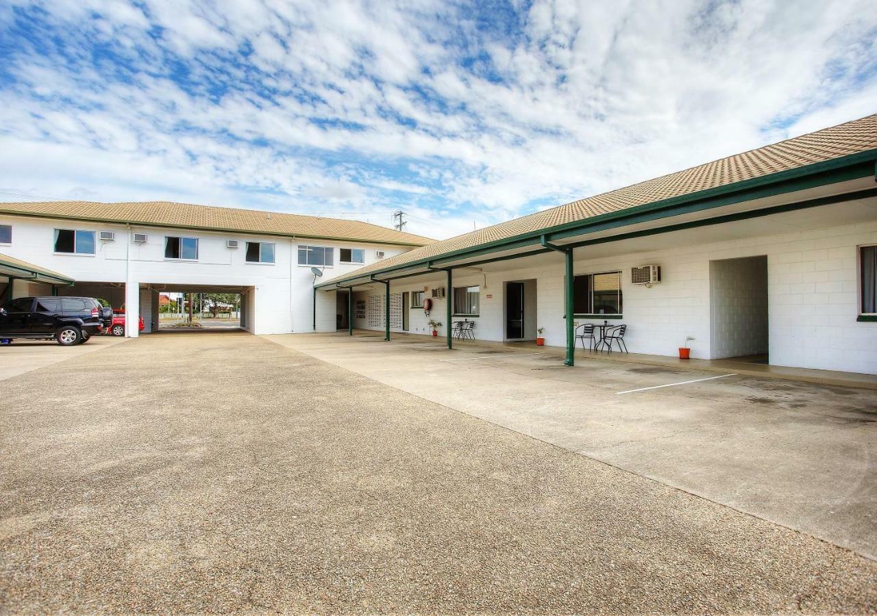 Banjo Paterson Motor Inn Townsville Exterior photo
