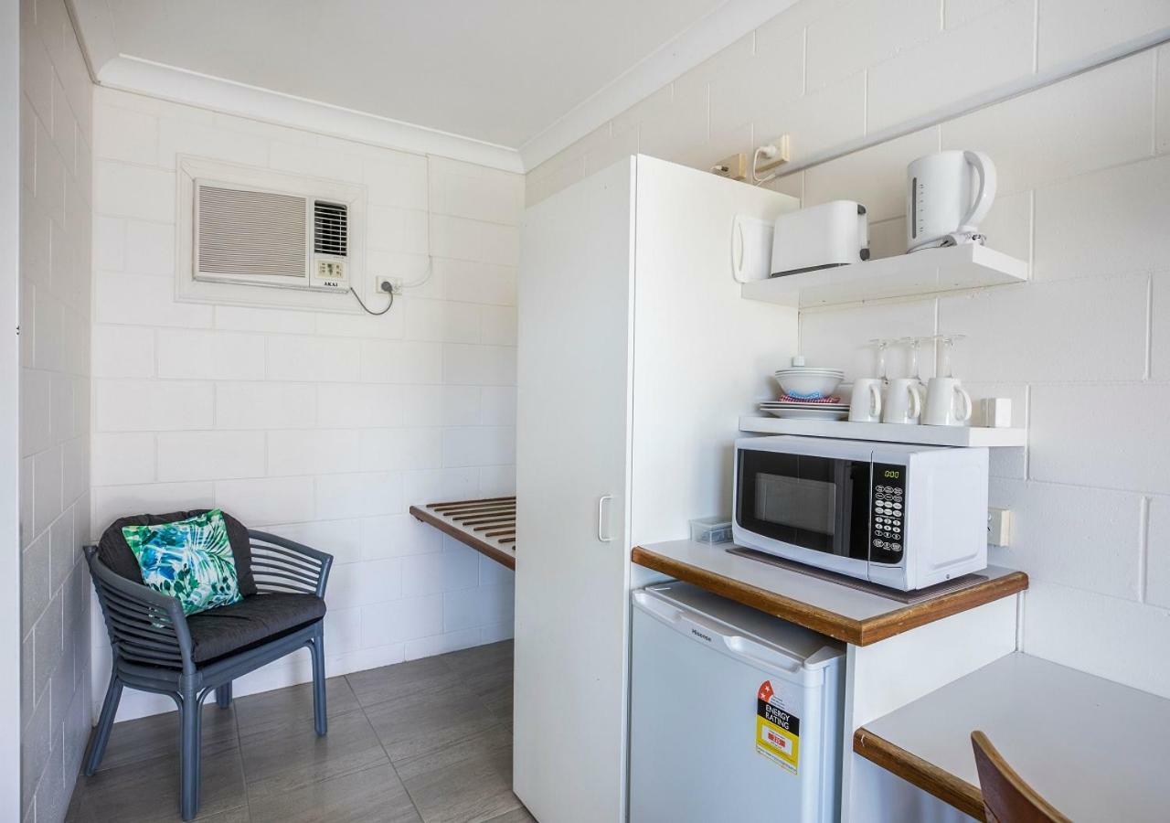 Banjo Paterson Motor Inn Townsville Exterior photo