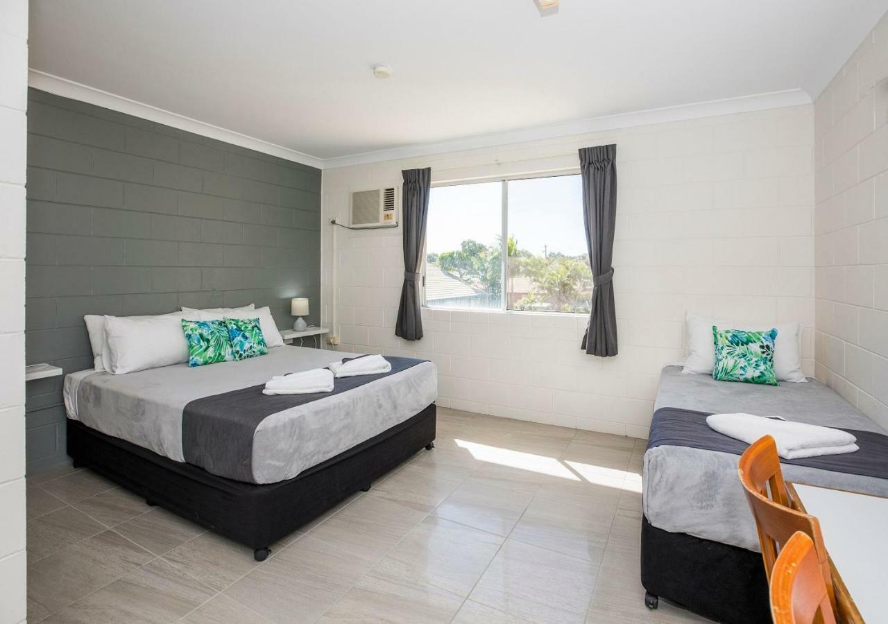 Banjo Paterson Motor Inn Townsville Exterior photo