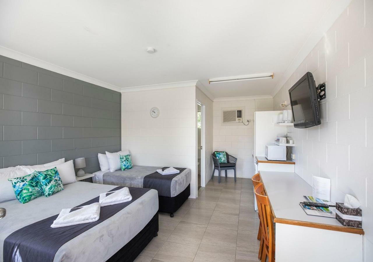 Banjo Paterson Motor Inn Townsville Exterior photo